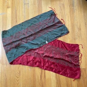 Fandori silk scarf red green
